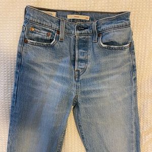 Levi’s Wedgie jeans